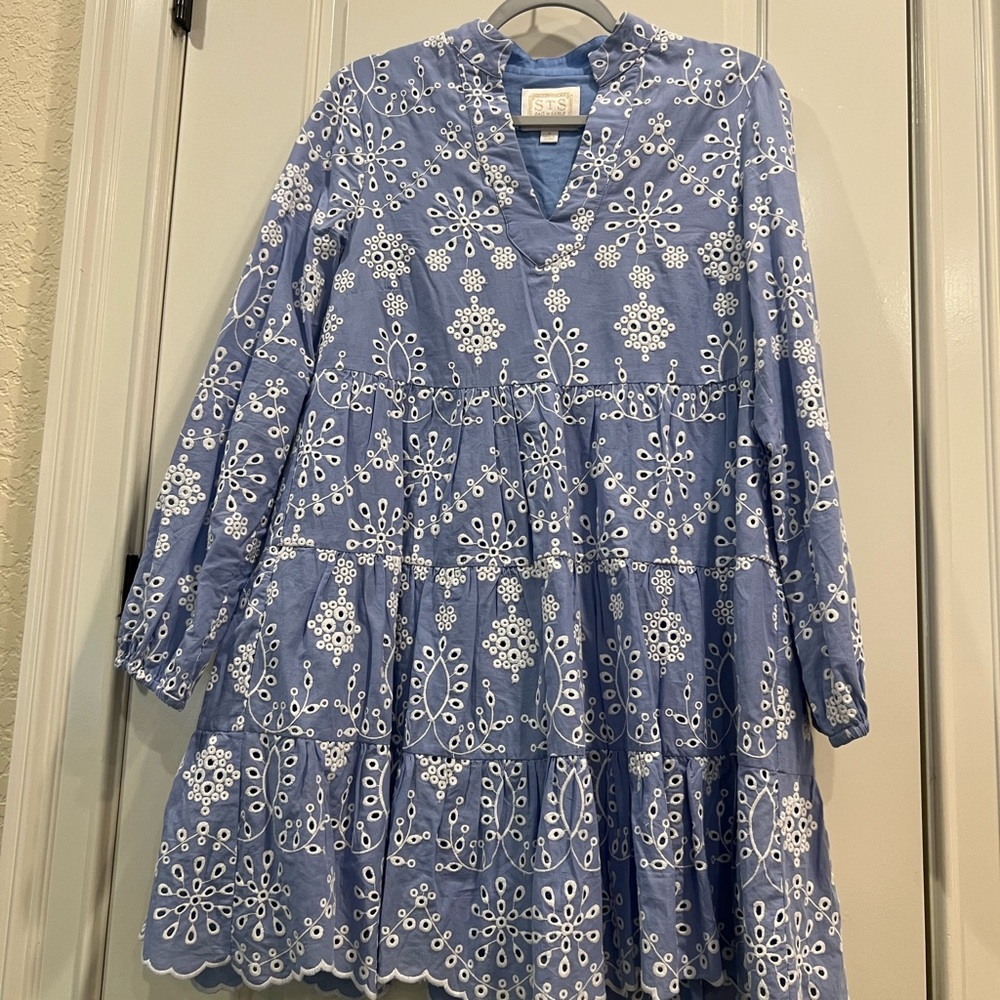 Sail to Sable Size M gorgeous powder blue and eyelet tiered dress. Fits size 4-6